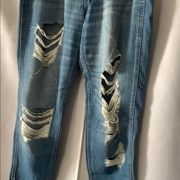 Hollister distressed jeans - Picture 2 of 4